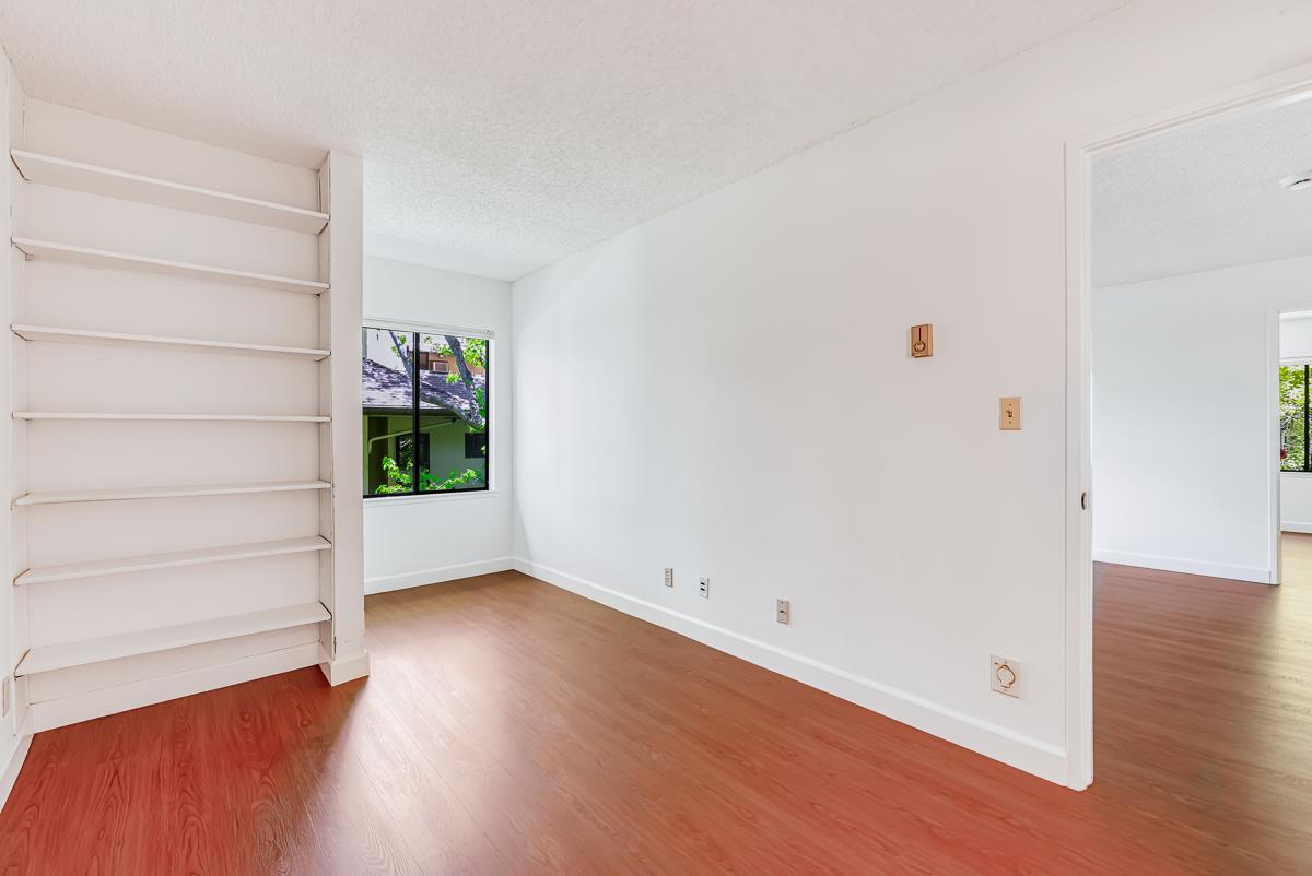 Detail Gallery Image 22 of 65 For 2140 Santa Cruz Ave #D105,  Menlo Park,  CA 94025 - 2 Beds | 2 Baths