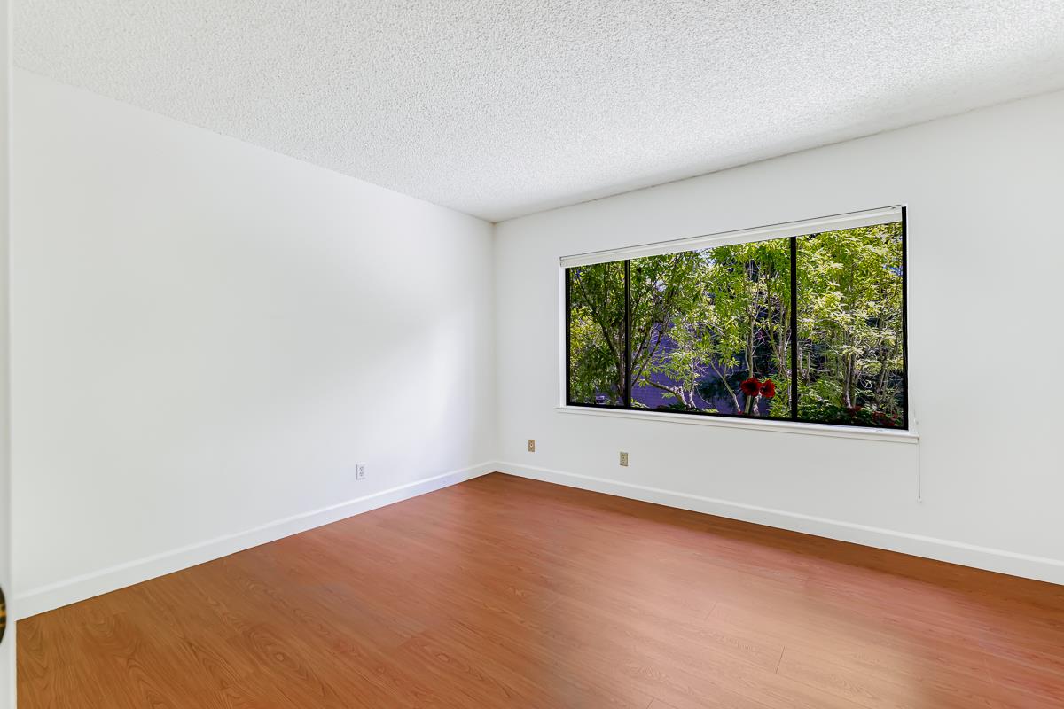 Detail Gallery Image 28 of 65 For 2140 Santa Cruz Ave #D105,  Menlo Park,  CA 94025 - 2 Beds | 2 Baths