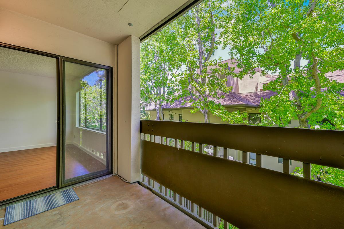 Detail Gallery Image 40 of 65 For 2140 Santa Cruz Ave #D105,  Menlo Park,  CA 94025 - 2 Beds | 2 Baths