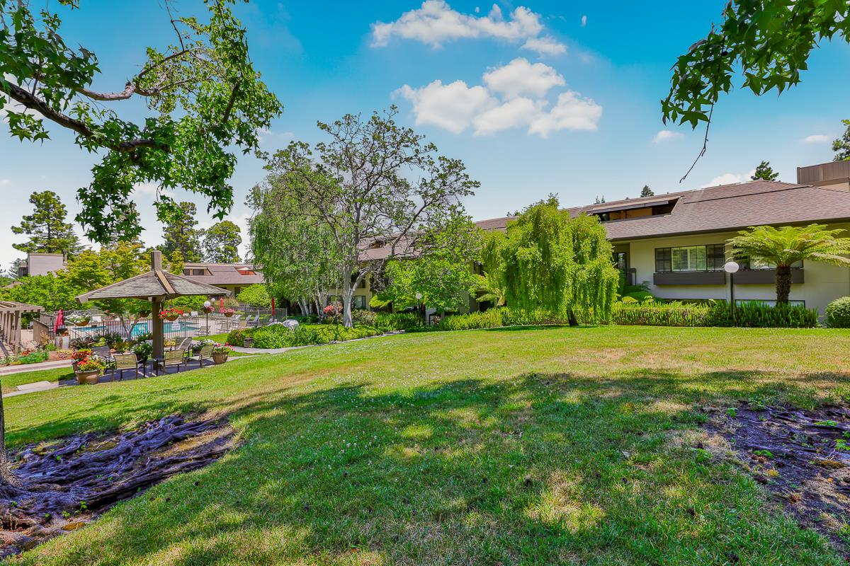 Detail Gallery Image 46 of 65 For 2140 Santa Cruz Ave #D105,  Menlo Park,  CA 94025 - 2 Beds | 2 Baths