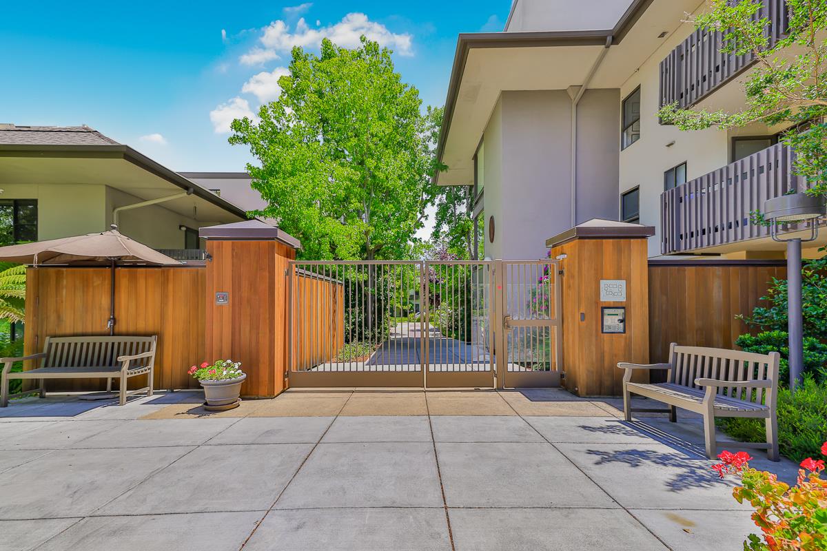 Detail Gallery Image 63 of 65 For 2140 Santa Cruz Ave #D105,  Menlo Park,  CA 94025 - 2 Beds | 2 Baths