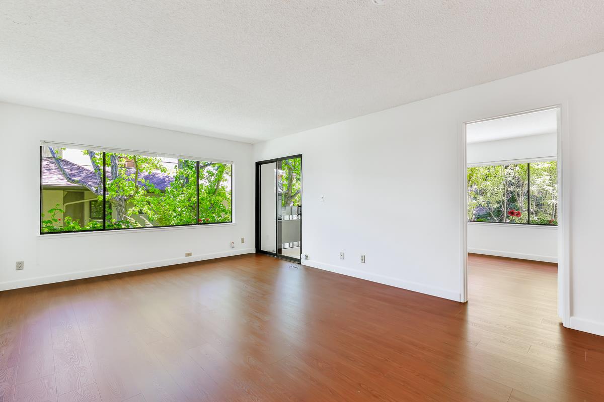 Detail Gallery Image 9 of 65 For 2140 Santa Cruz Ave #D105,  Menlo Park,  CA 94025 - 2 Beds | 2 Baths