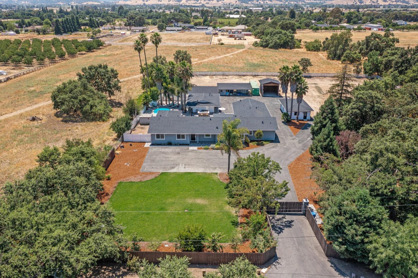 Detail Gallery Image 76 of 84 For 11685 Foothill Ave, Gilroy,  CA 95020 - 7 Beds | 4/1 Baths