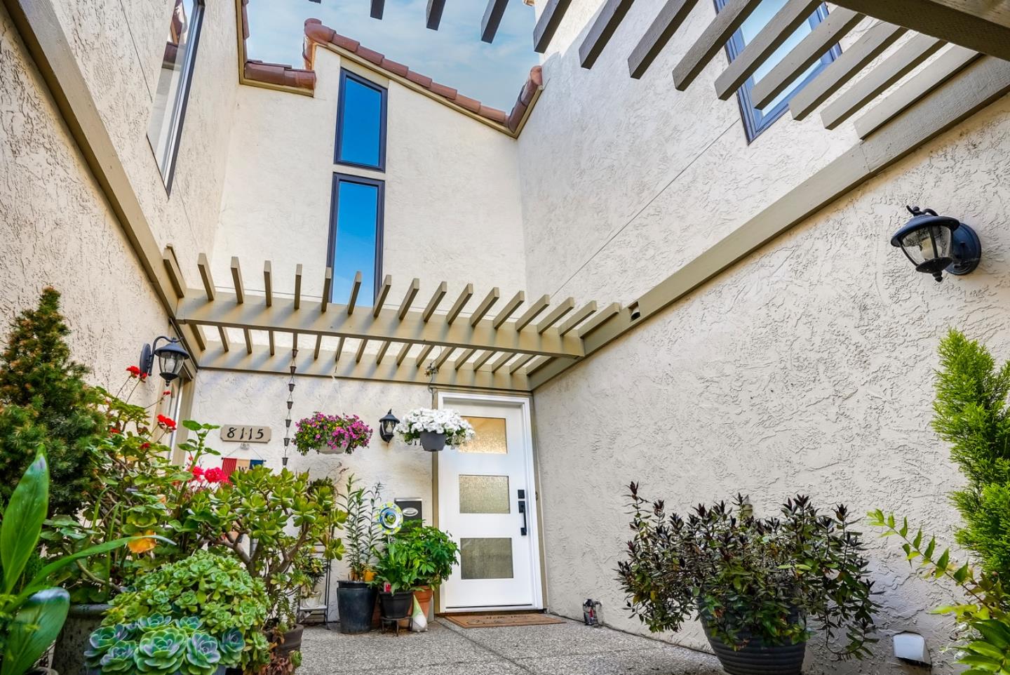Detail Gallery Image 18 of 43 For 8114 Cabernet Ct, San Jose,  CA 95135 - 2 Beds | 2 Baths