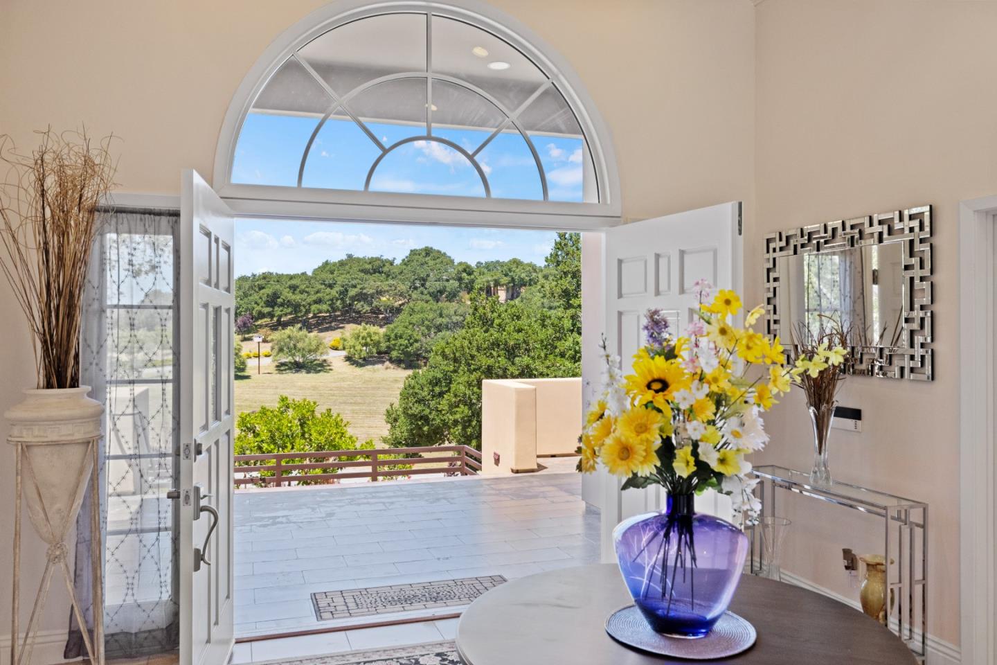 Detail Gallery Image 4 of 49 For 11755 Saddle Rd, Monterey,  CA 93940 - 4 Beds | 4/1 Baths