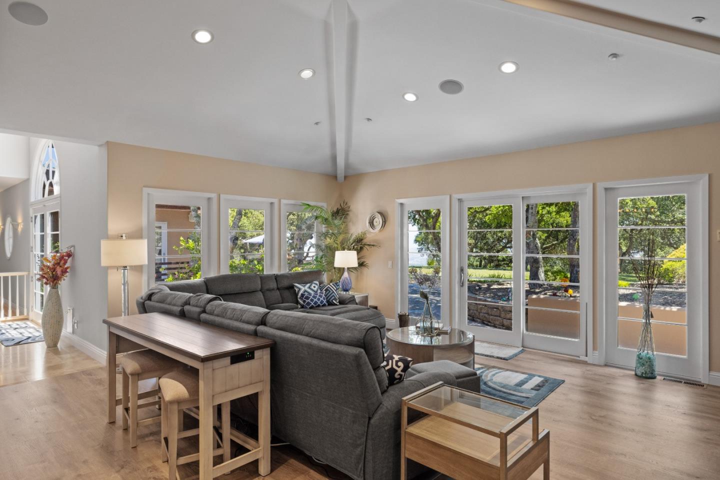 Detail Gallery Image 8 of 50 For 11755 Saddle Rd, Monterey,  CA 93940 - 4 Beds | 4/1 Baths