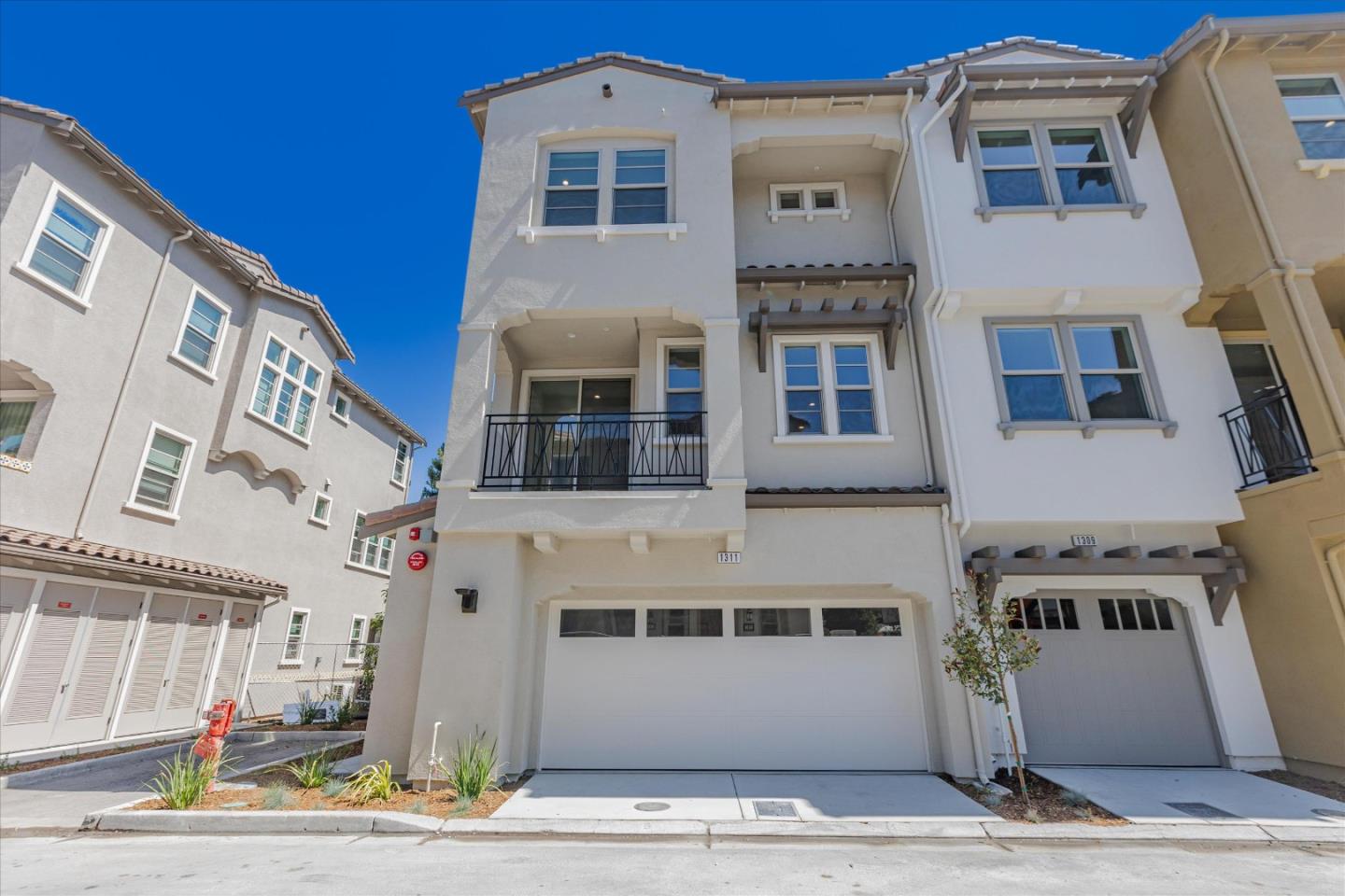 Detail Gallery Image 30 of 30 For 1311 West Middlefield Rd, Mountain View,  CA 94043 - 3 Beds | 3/1 Baths