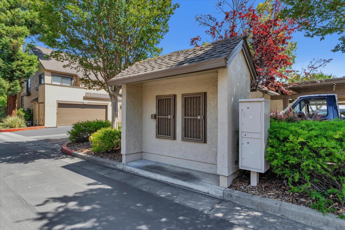 Detail Gallery Image 32 of 38 For 1820 Ashmeade Ct, San Jose,  CA 95125 - 3 Beds | 2/1 Baths