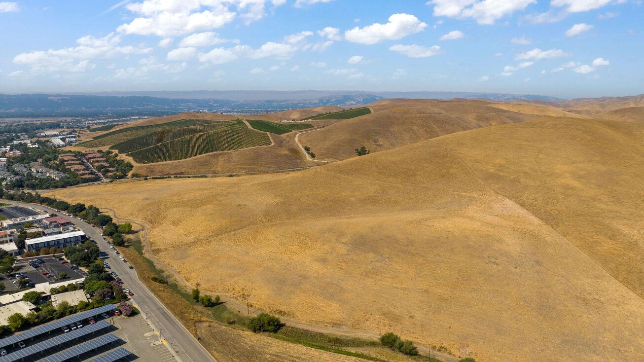 Detail Gallery Image 1 of 9 For 1 Collier Canyon Rd, Livermore,  CA 94551 - – Beds | – Baths