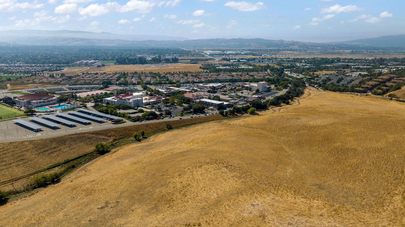 Detail Gallery Image 7 of 9 For 1 Collier Canyon Rd, Livermore,  CA 94551 - – Beds | – Baths