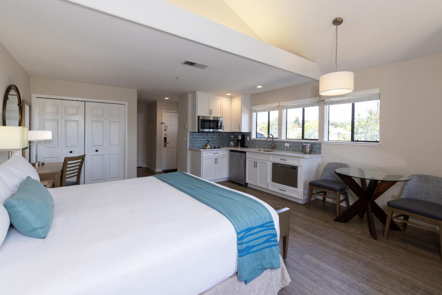 Detail Gallery Image 9 of 25 For 326 Seascape Resort Dr, Aptos,  CA 95003 - 1 Beds | 1 Baths