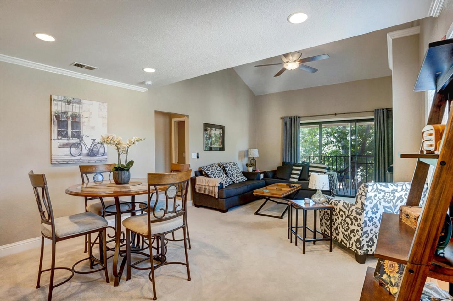 Detail Gallery Image 1 of 1 For 2401 Eilers Ln #608,  Lodi,  CA 95242 - 2 Beds | 2 Baths