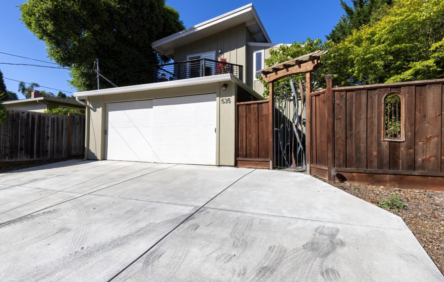 Detail Gallery Image 1 of 1 For 535 Clubhouse Dr, Aptos,  CA 95003 - 3 Beds | 2 Baths