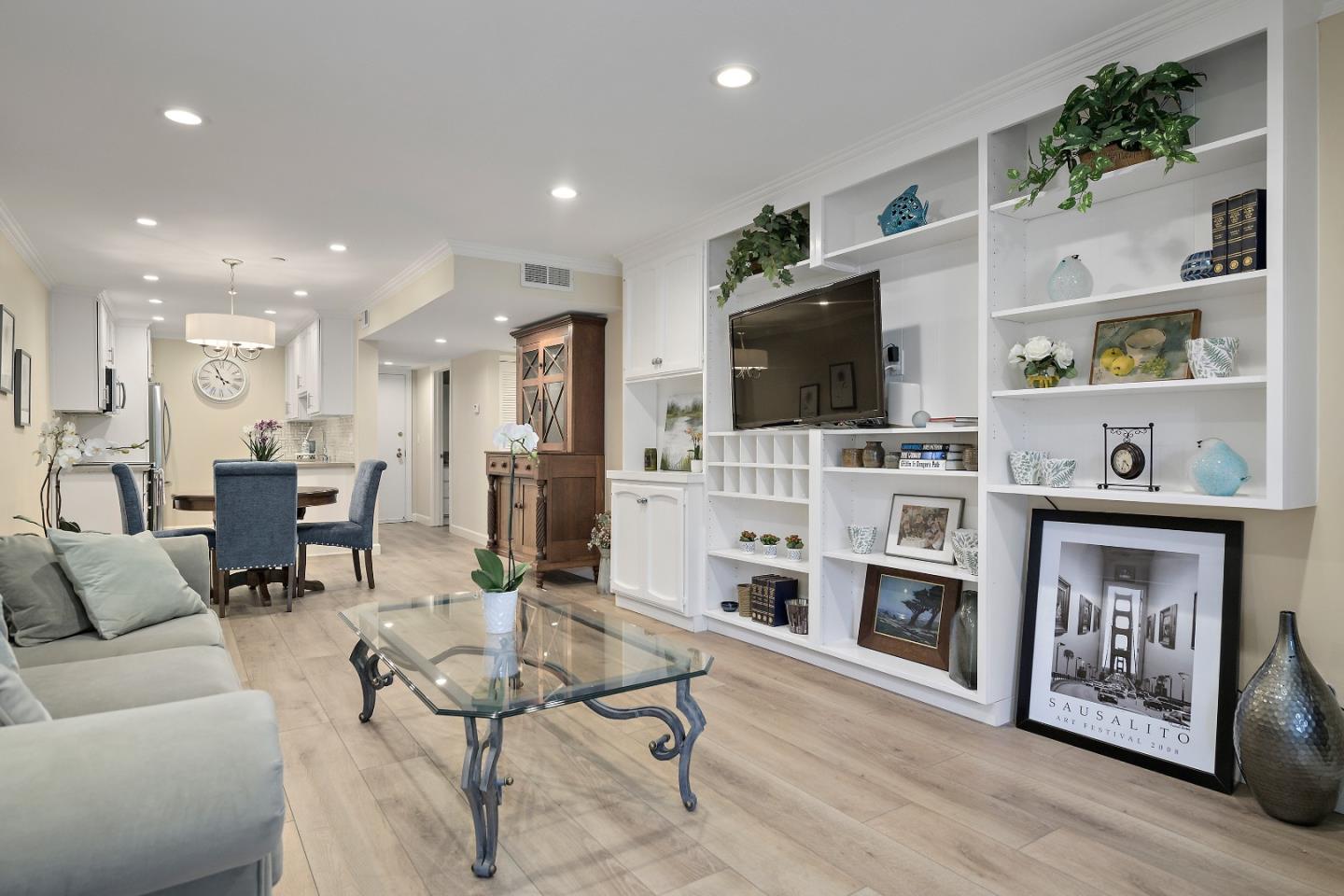 Detail Gallery Image 5 of 14 For 101 2nd St #5,  Los Altos,  CA 94022 - 1 Beds | 1 Baths