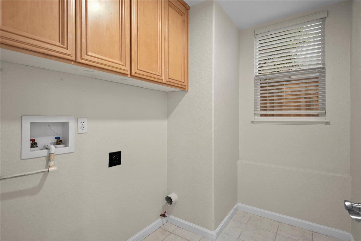 Detail Gallery Image 18 of 41 For 1666 via Campagna, San Jose,  CA 95120 - 4 Beds | 2/1 Baths