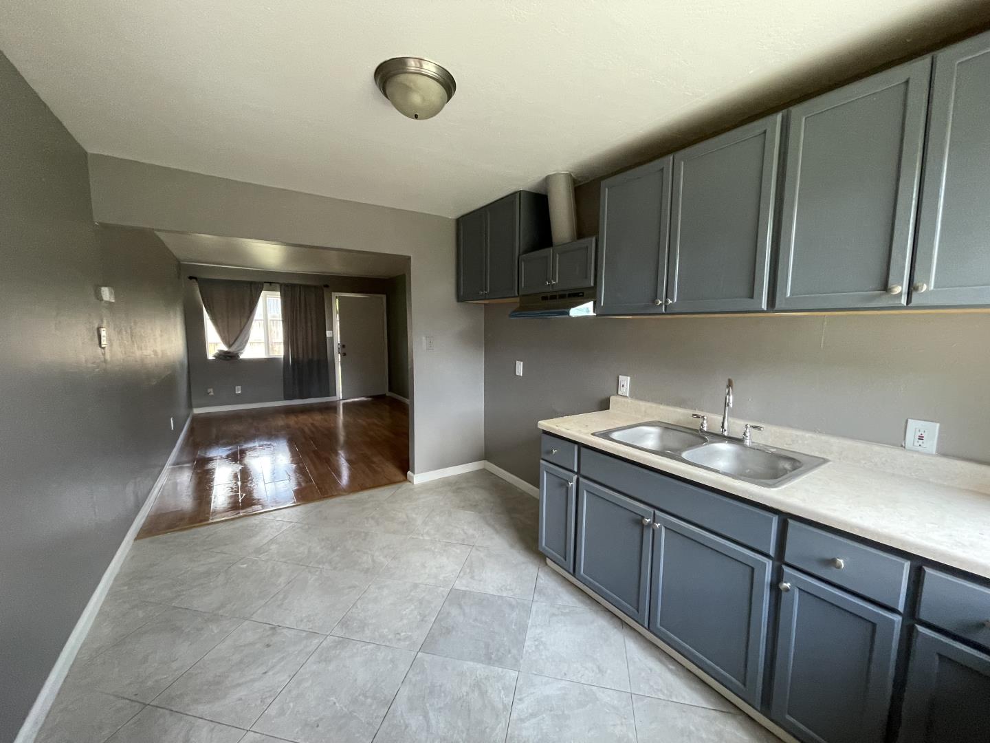 Detail Gallery Image 1 of 1 For 158 Yosemite #101,  Fresno,  CA 93701 - 2 Beds | 1 Baths