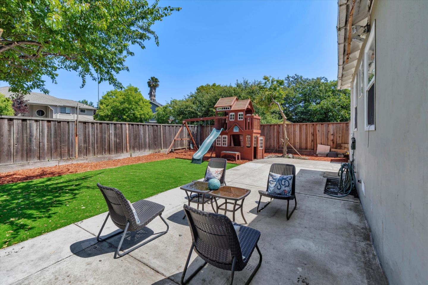 Detail Gallery Image 32 of 38 For 2266 Pulgas Ave, East Palo Alto,  CA 94303 - 3 Beds | 2 Baths