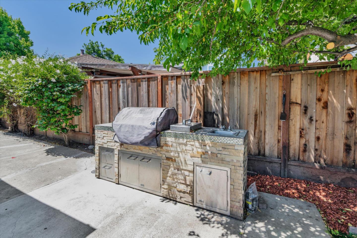 Detail Gallery Image 34 of 38 For 2266 Pulgas Ave, East Palo Alto,  CA 94303 - 3 Beds | 2 Baths