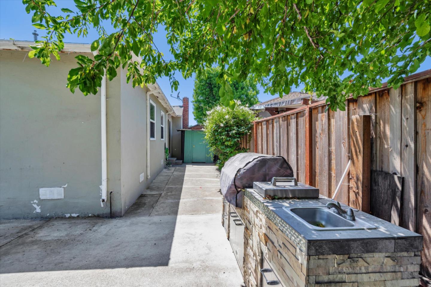 Detail Gallery Image 35 of 38 For 2266 Pulgas Ave, East Palo Alto,  CA 94303 - 3 Beds | 2 Baths
