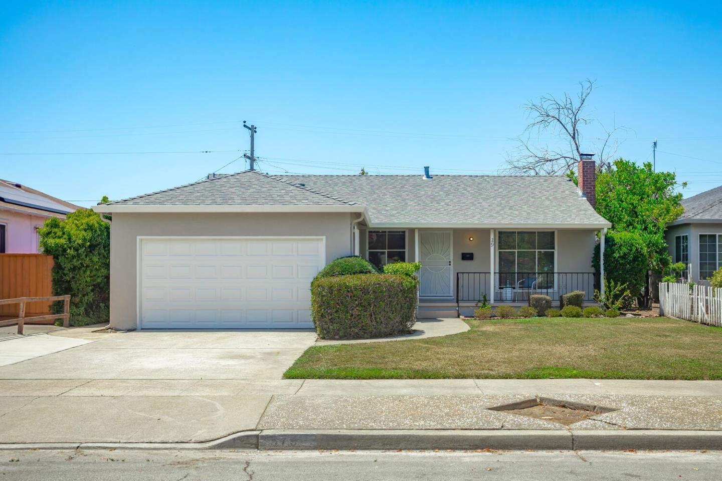 Detail Gallery Image 1 of 1 For 579 Jill Ave, San Jose,  CA 95117 - 3 Beds | 1 Baths