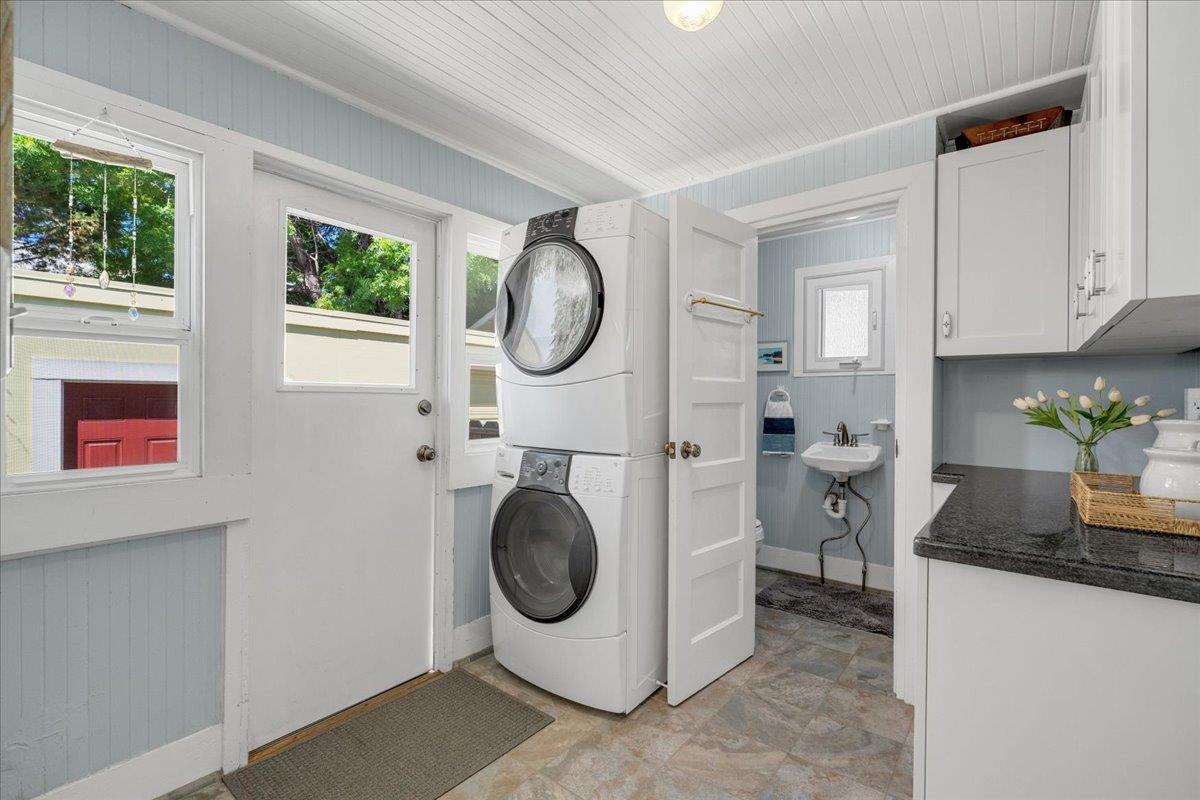 Detail Gallery Image 25 of 37 For 129 May Ave, Santa Cruz,  CA 95062 - 2 Beds | 2 Baths