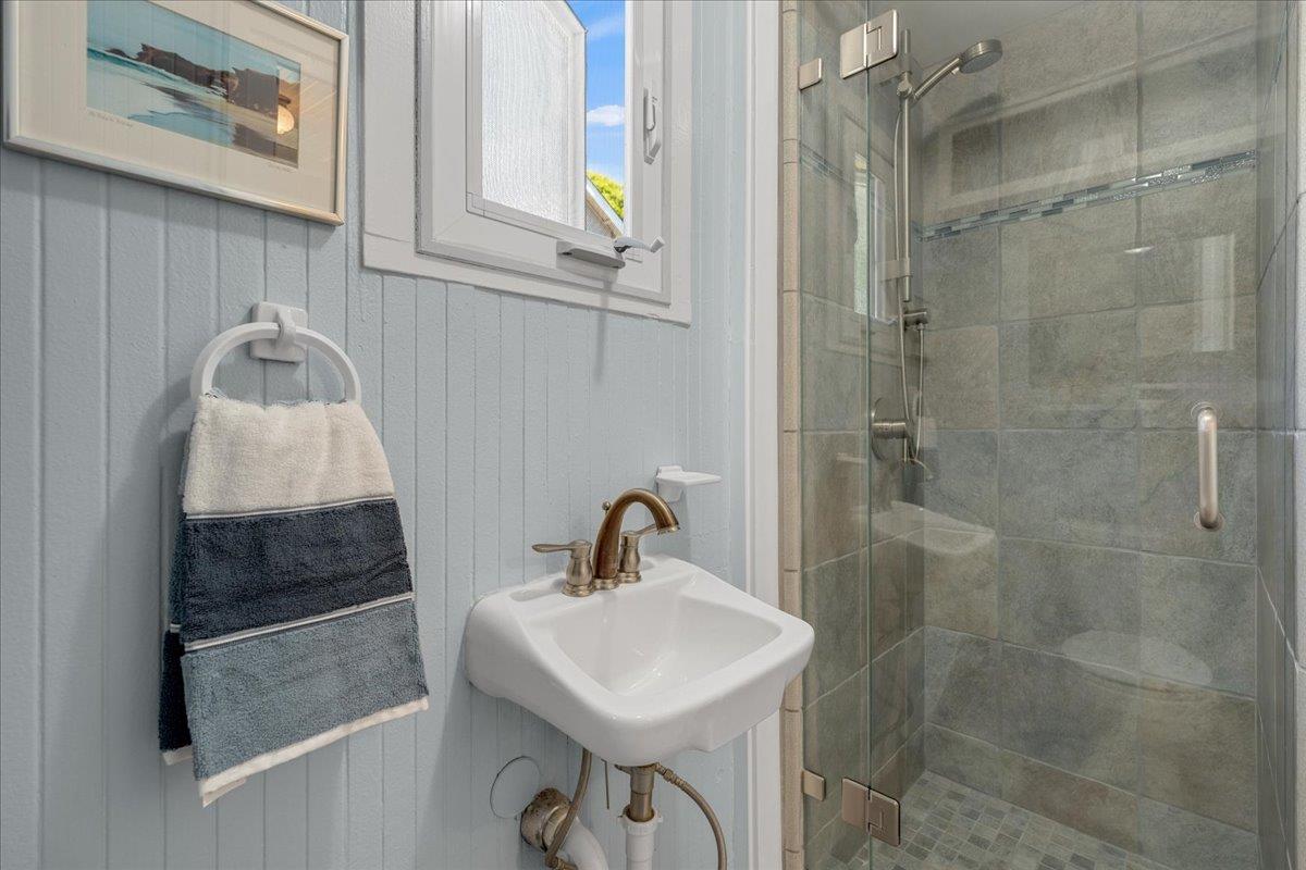 Detail Gallery Image 26 of 37 For 129 May Ave, Santa Cruz,  CA 95062 - 2 Beds | 2 Baths