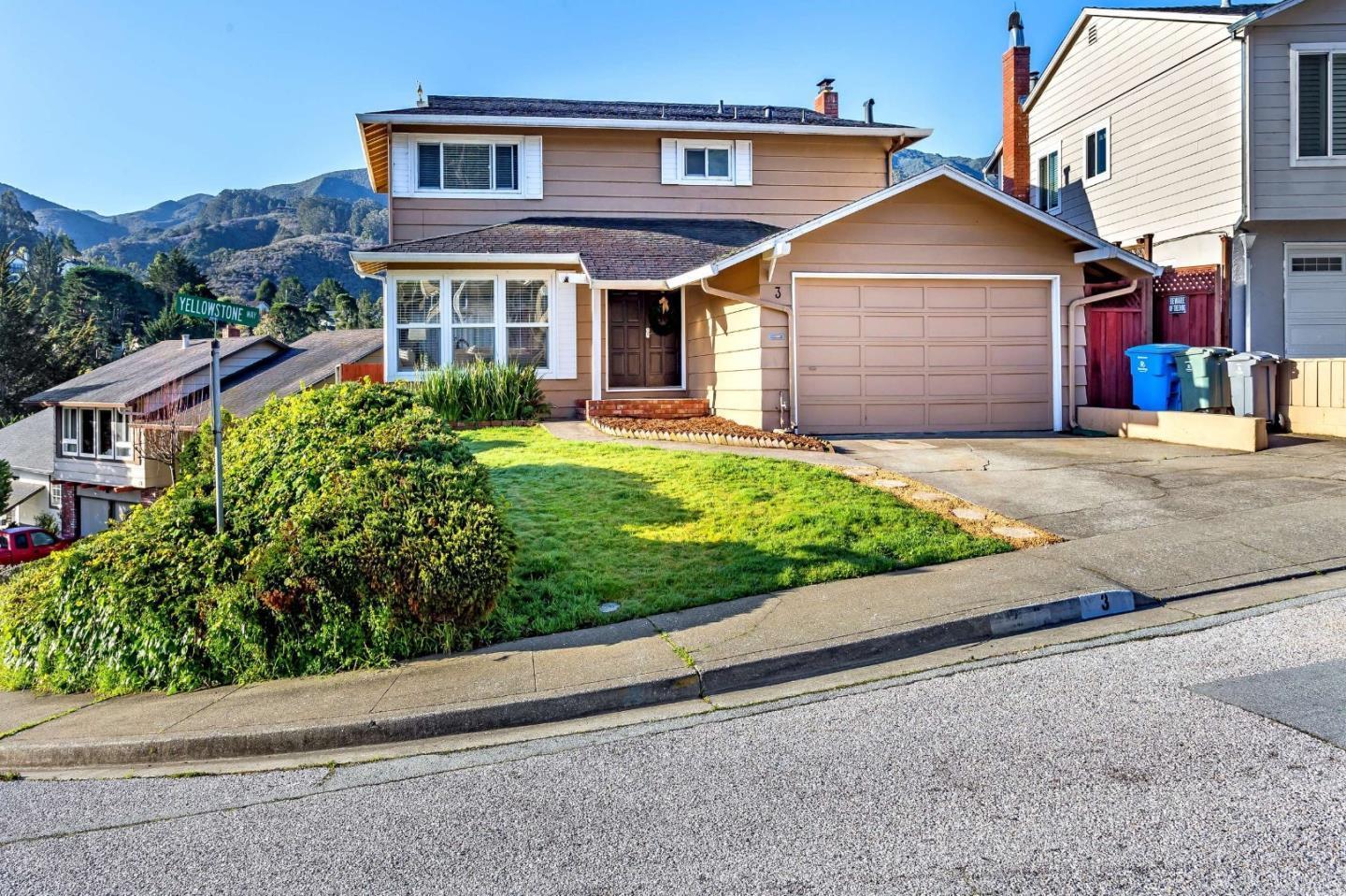 Detail Gallery Image 1 of 1 For 3 Yellowstone Way, Pacifica,  CA 94044 - 4 Beds | 2/1 Baths