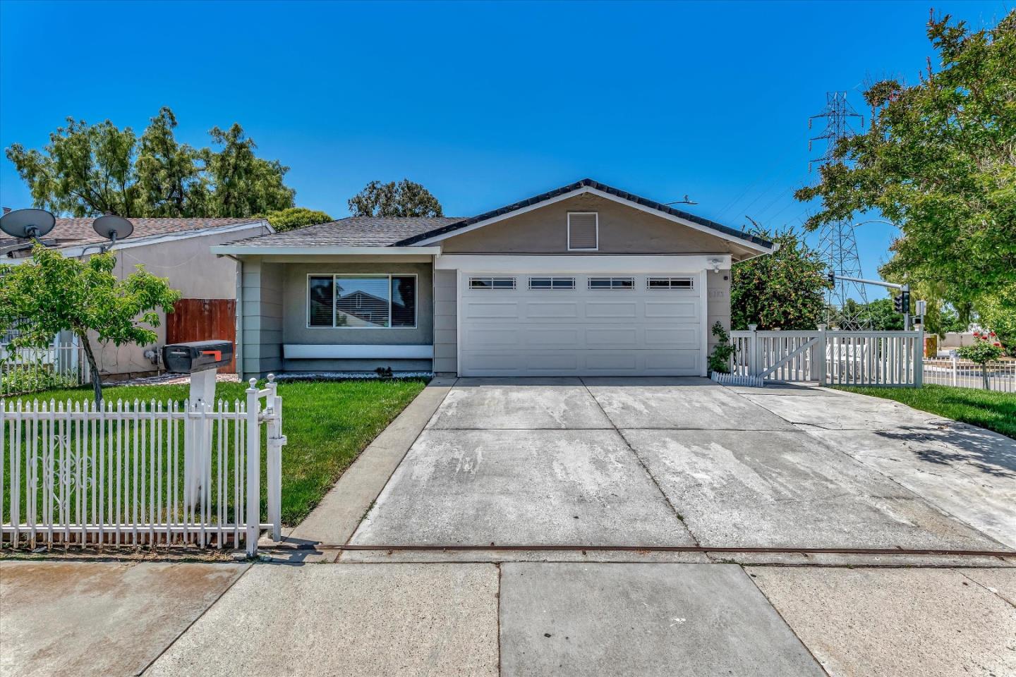 Detail Gallery Image 1 of 1 For 1702 Kyra Cir, San Jose,  CA 95122 - 3 Beds | 2 Baths