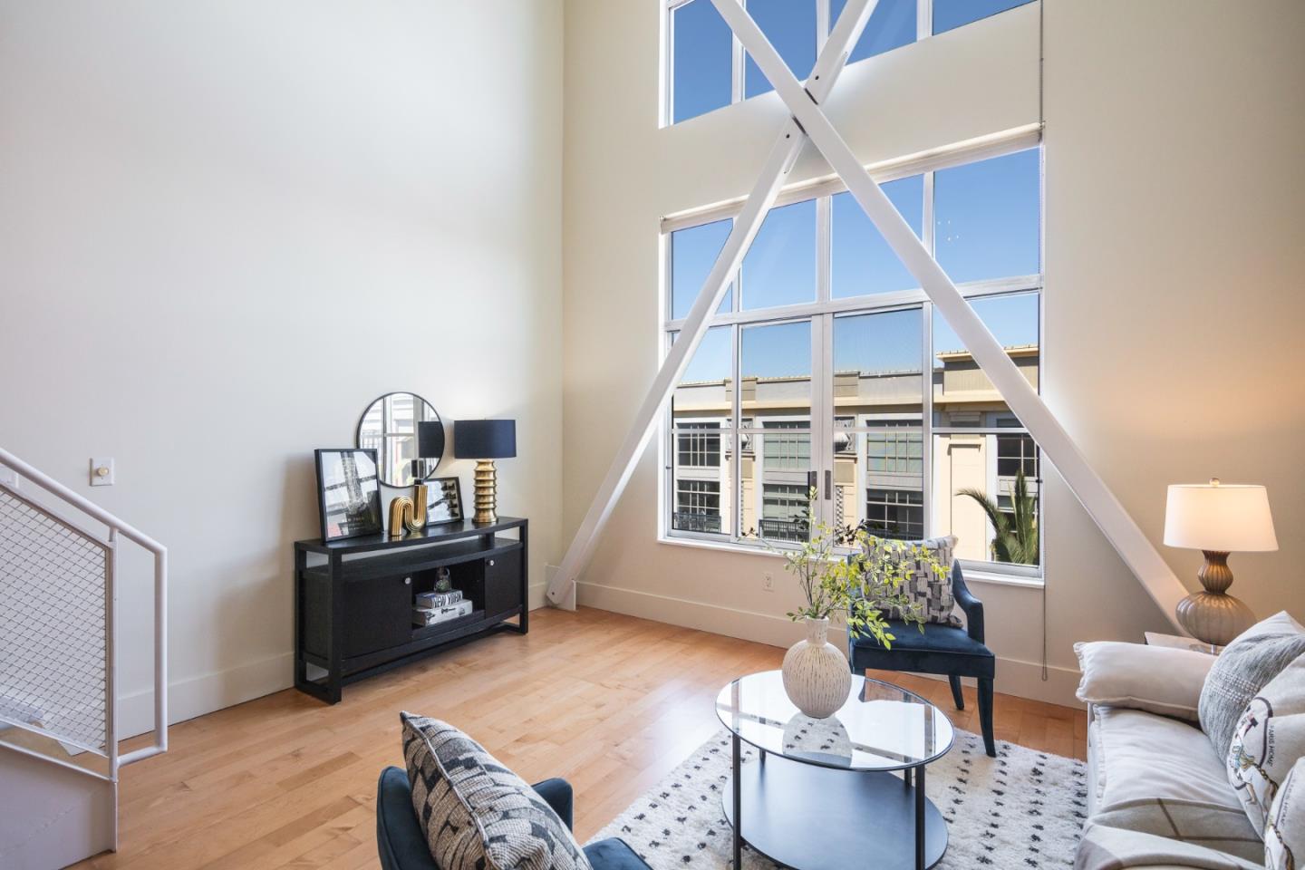 Detail Gallery Image 3 of 45 For 333 Santana Row #317,  San Jose,  CA 95128 - 2 Beds | 1/1 Baths