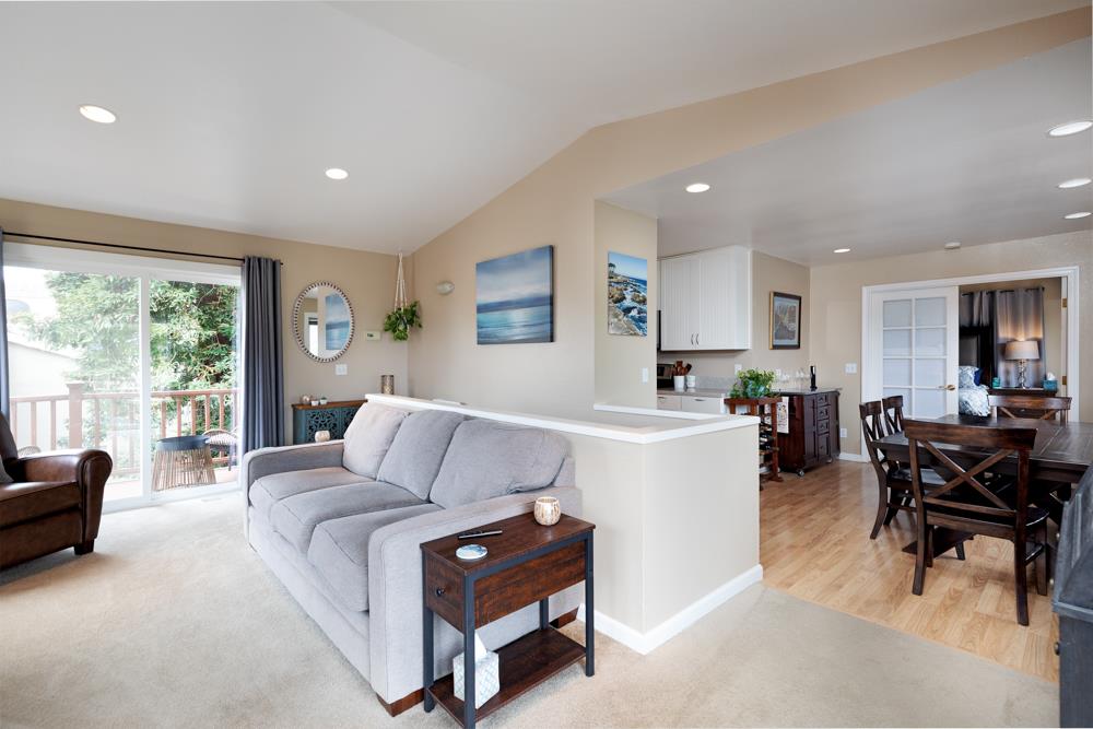 Detail Gallery Image 7 of 27 For 1207 Hoffman Ave, Monterey,  CA 93940 - 3 Beds | 2 Baths