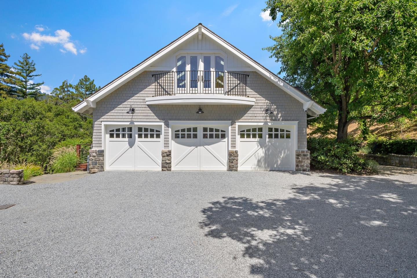 Detail Gallery Image 5 of 86 For 3 Vintage Ct, Woodside,  CA 94062 - 5 Beds | 5/1 Baths