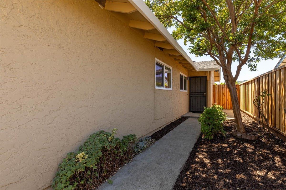 1038 Montebello Dr, Gilroy, CA 95020 photo 3