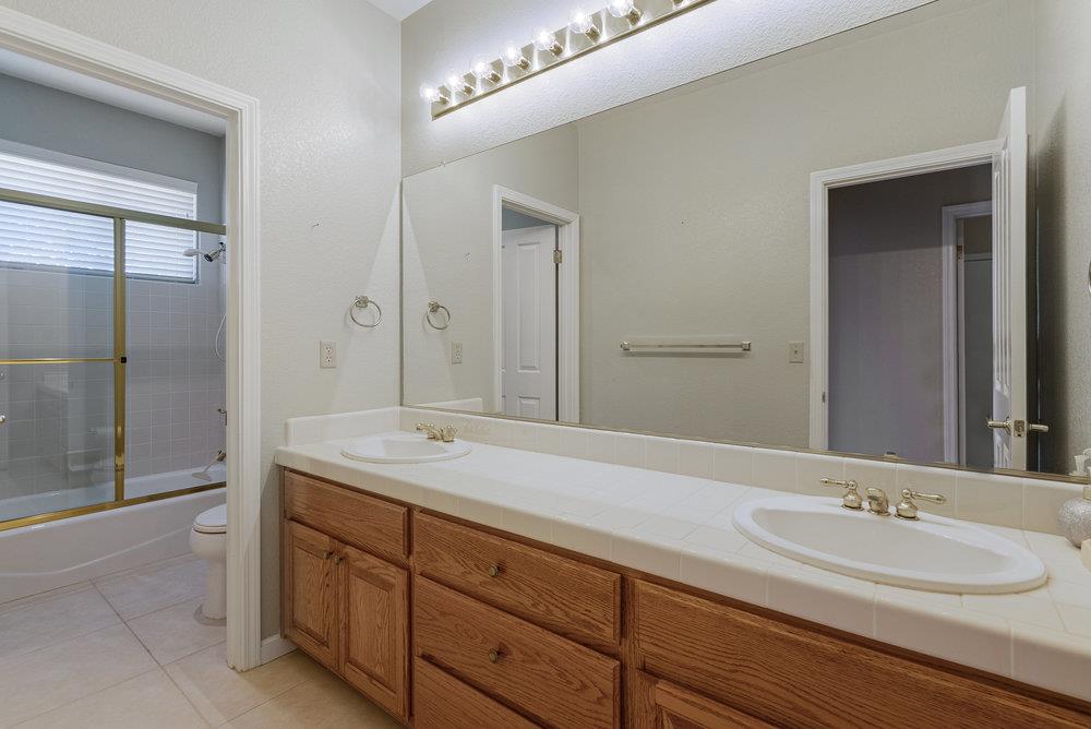 Detail Gallery Image 41 of 76 For 1570 Sonnys Way, Hollister,  CA 95023 - 3 Beds | 2/1 Baths