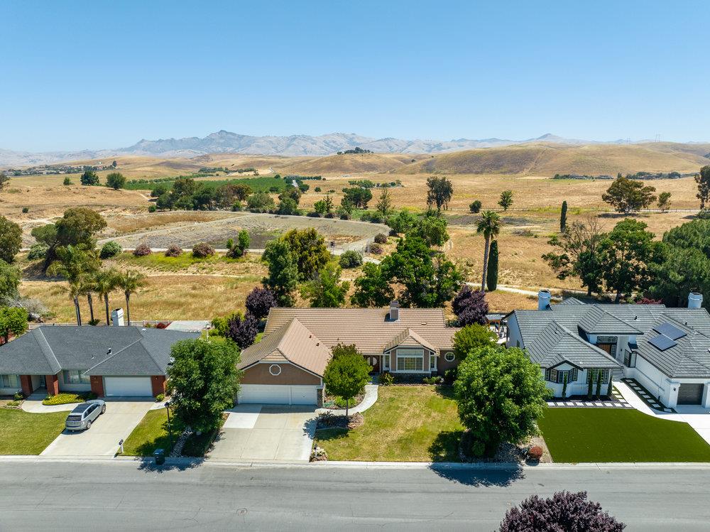 Detail Gallery Image 70 of 76 For 1570 Sonnys Way, Hollister,  CA 95023 - 3 Beds | 2/1 Baths