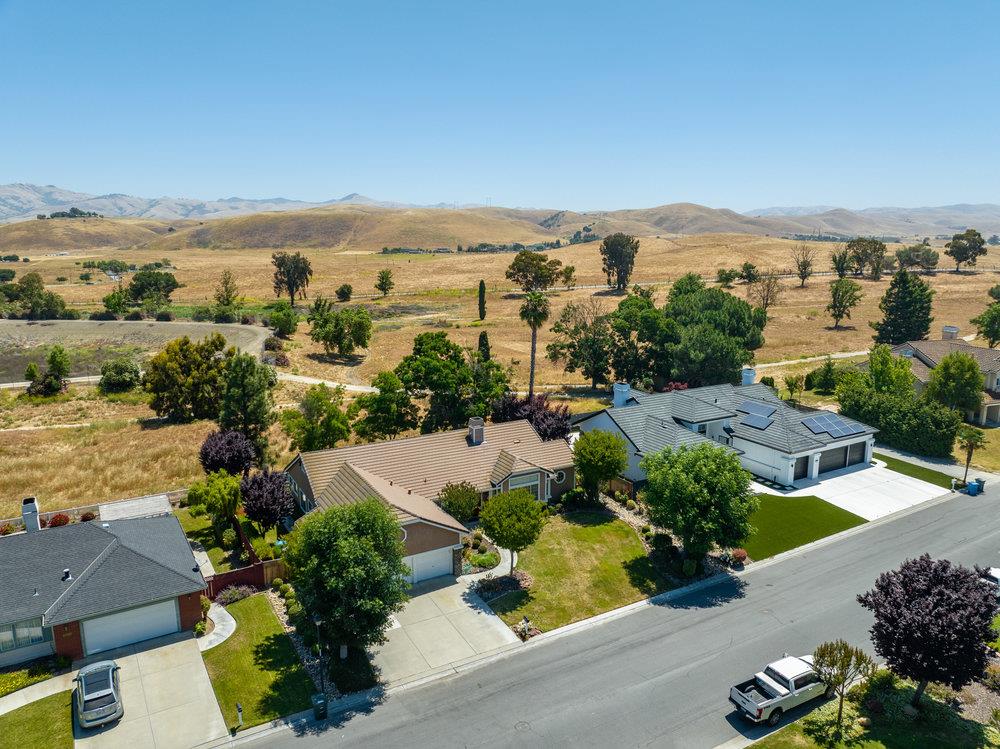 Detail Gallery Image 71 of 76 For 1570 Sonnys Way, Hollister,  CA 95023 - 3 Beds | 2/1 Baths