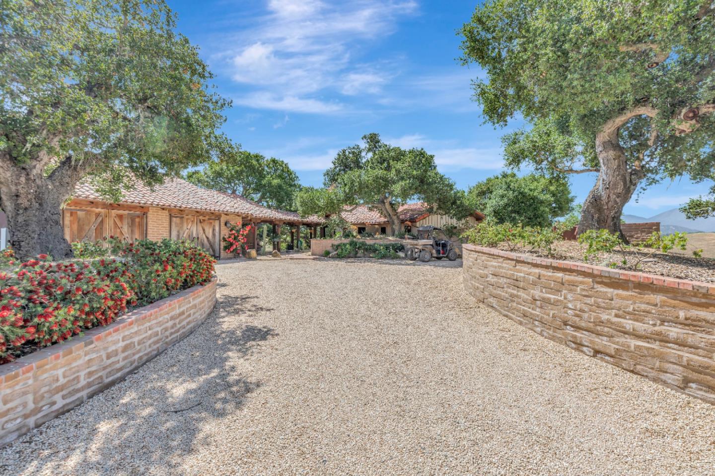 Detail Gallery Image 6 of 91 For 16205 Klondike Canyon Rd, Carmel Valley,  CA 93924 - 4 Beds | 4/1 Baths