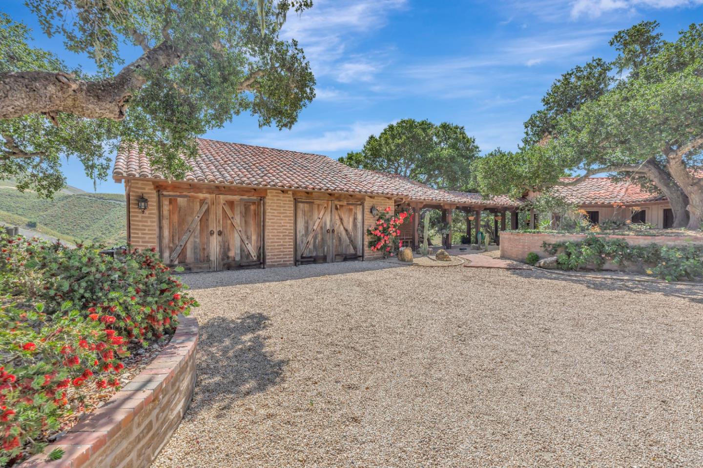 Detail Gallery Image 7 of 91 For 16205 Klondike Canyon Rd, Carmel Valley,  CA 93924 - 4 Beds | 4/1 Baths