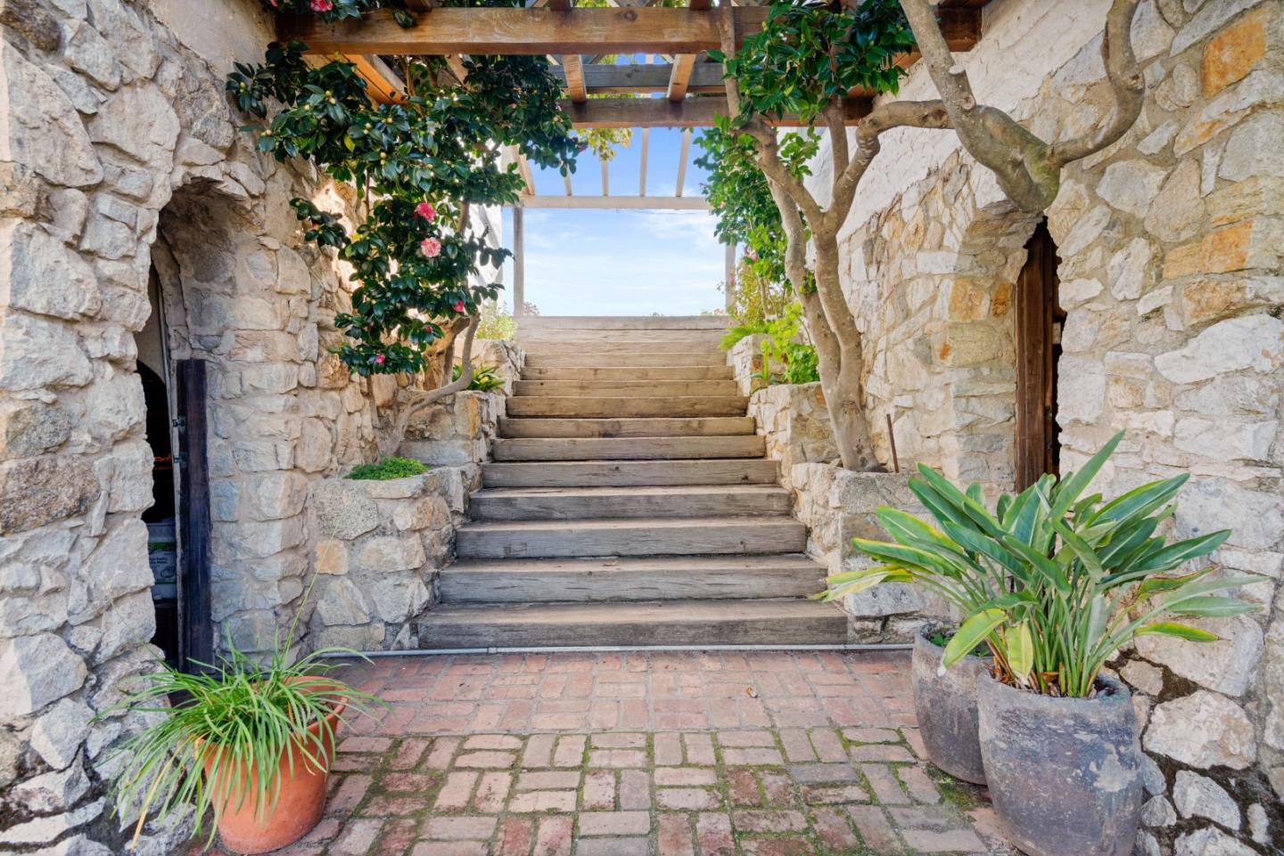 Detail Gallery Image 5 of 75 For 49155 Highway 1, Big Sur Coast,  CA 93920 - 12 Beds | 10/1 Baths