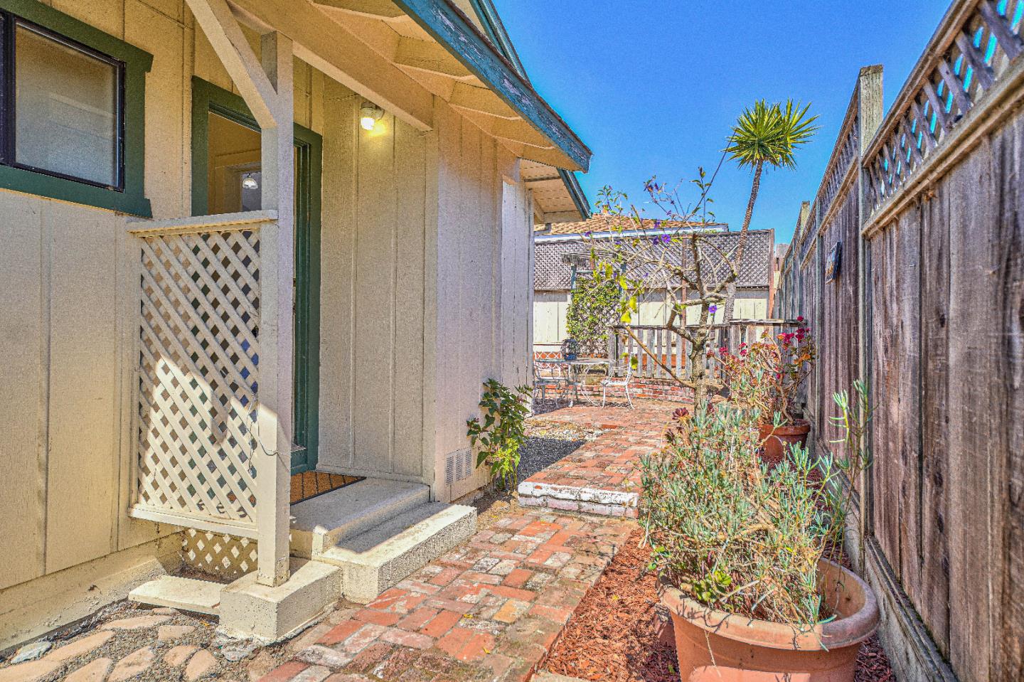 Detail Gallery Image 15 of 34 For 1868 Judson St, Seaside,  CA 93955 - 3 Beds | 2 Baths