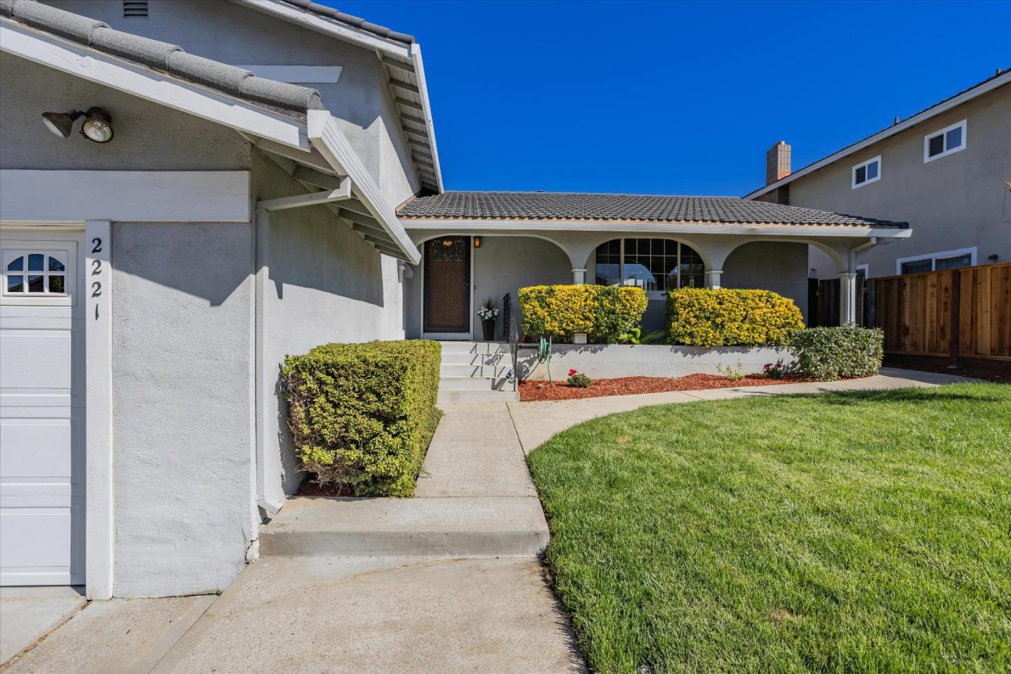 Detail Gallery Image 5 of 50 For 2221 Shiloh Ave, Milpitas,  CA 95035 - 4 Beds | 2/1 Baths