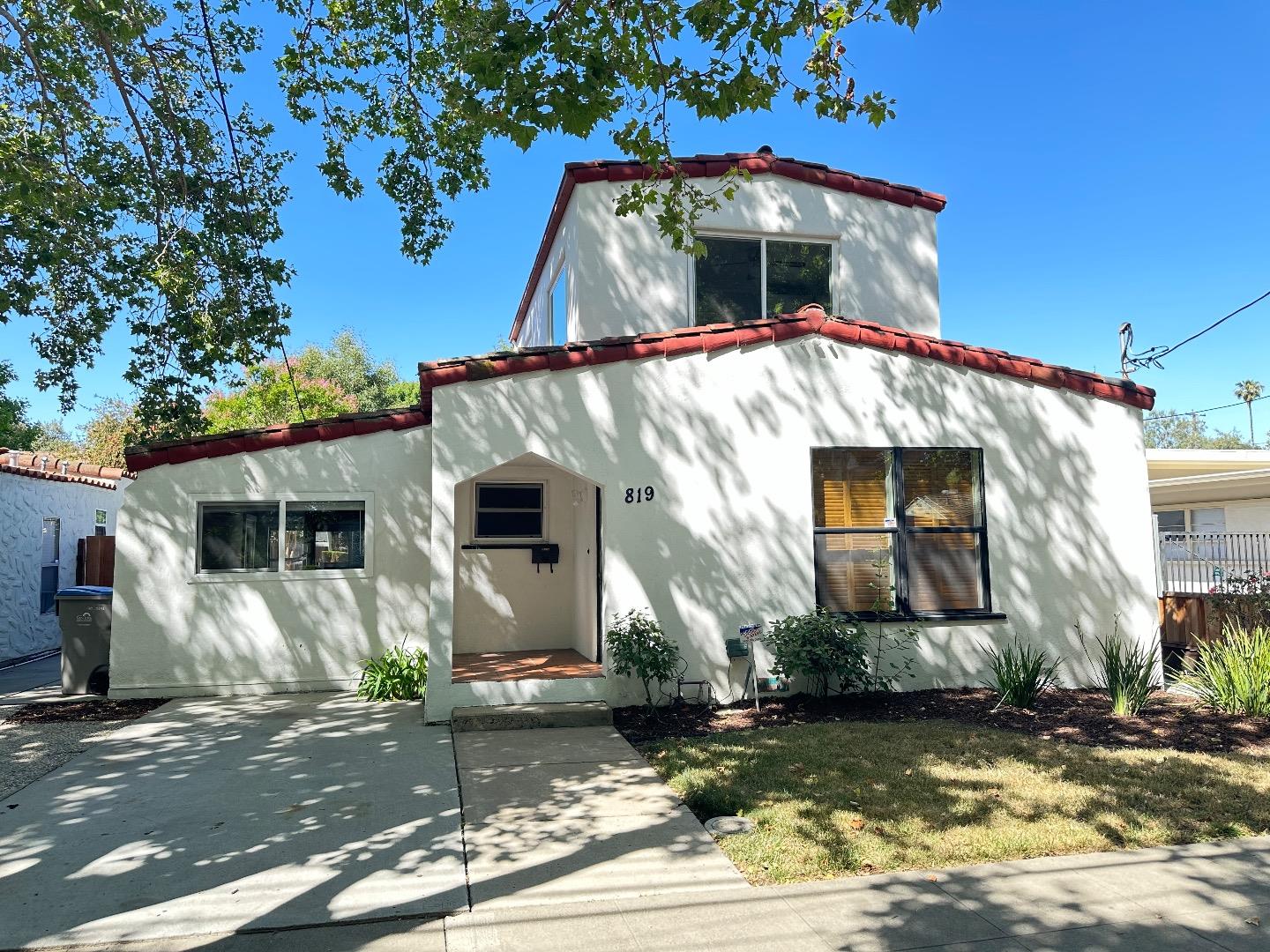 Detail Gallery Image 1 of 1 For 819 Myrtle St, San Jose,  CA 95126 - 3 Beds | 2/1 Baths