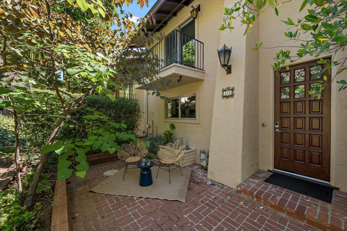 Detail Gallery Image 1 of 27 For 18400 Overlook Rd #36,  Los Gatos,  CA 95030 - 3 Beds | 2/1 Baths