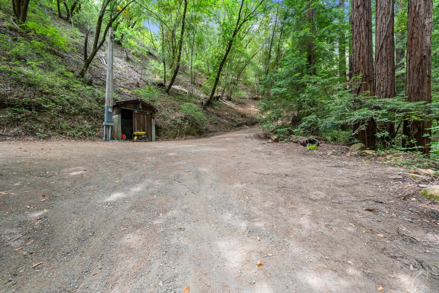 Detail Gallery Image 16 of 95 For 975 Logan Creek Rd, Boulder Creek,  CA 95006 - 3 Beds | 3 Baths