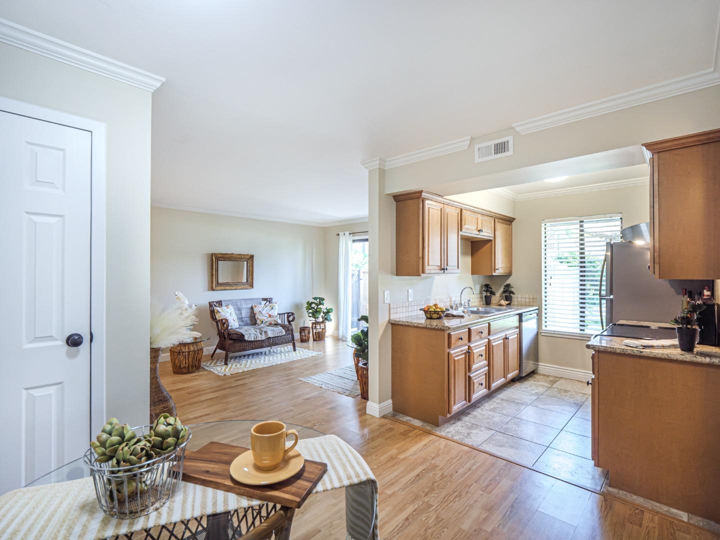 Detail Gallery Image 10 of 31 For 1925 46th Ave #31,  Capitola,  CA 95010 - 1 Beds | 1 Baths