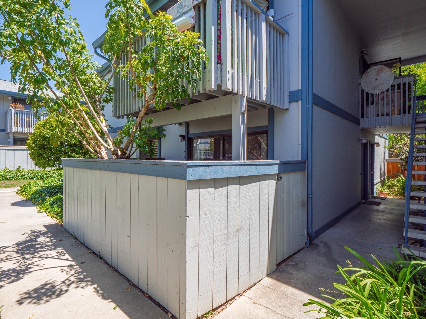 Detail Gallery Image 3 of 31 For 1925 46th Ave #31,  Capitola,  CA 95010 - 1 Beds | 1 Baths