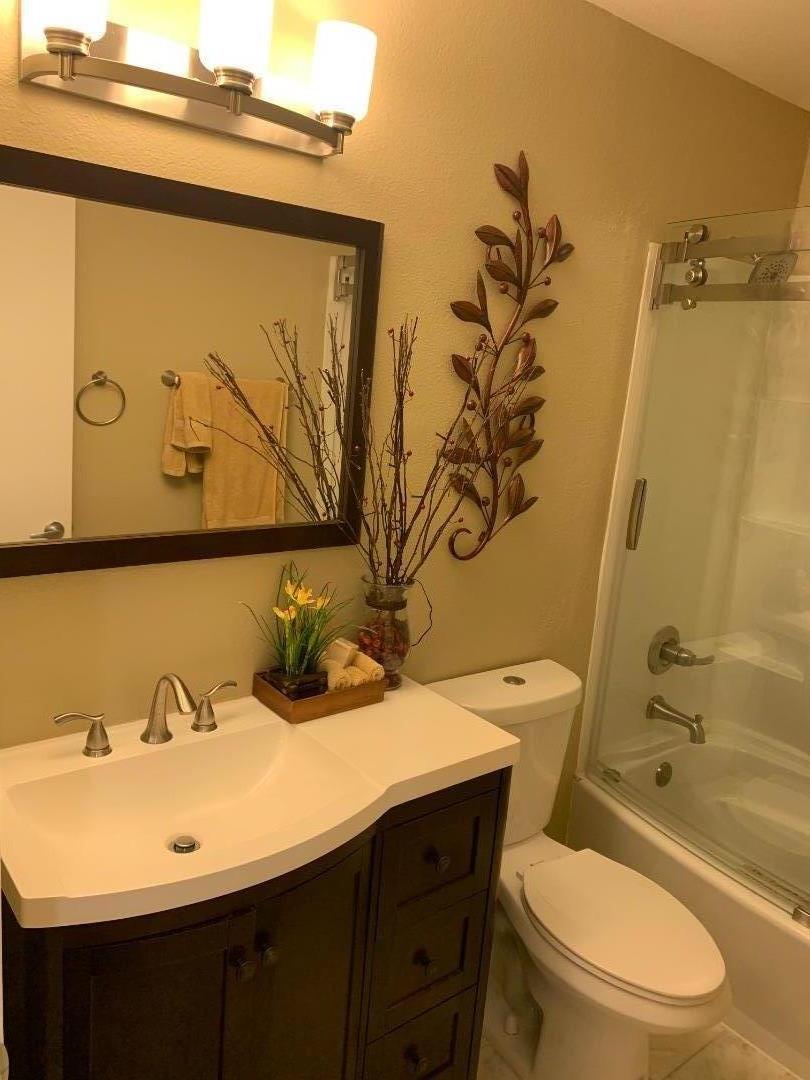 Detail Gallery Image 11 of 20 For 22812 Parkhill Ct #2,  Hayward,  CA 94541 - 2 Beds | 2 Baths