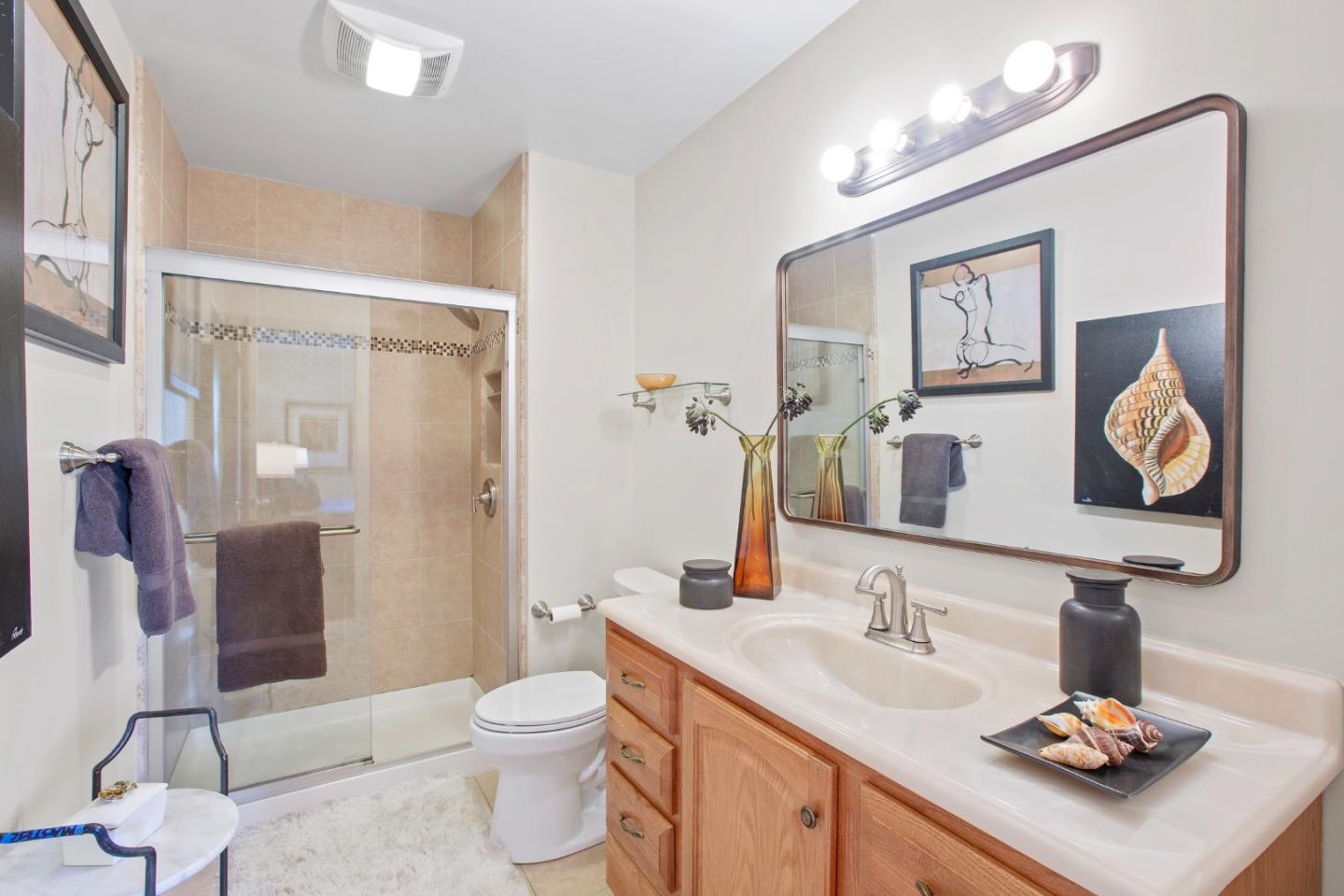 Detail Gallery Image 3 of 11 For 99 E Middlefield Rd #24,  Mountain View,  CA 94043 - 2 Beds | 2 Baths