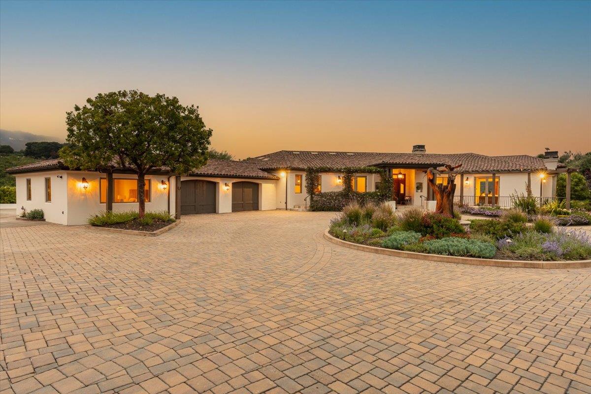 Detail Gallery Image 2 of 73 For 25926 Puerta Del Cajon, Monterey,  CA 93940 - 5 Beds | 4/1 Baths