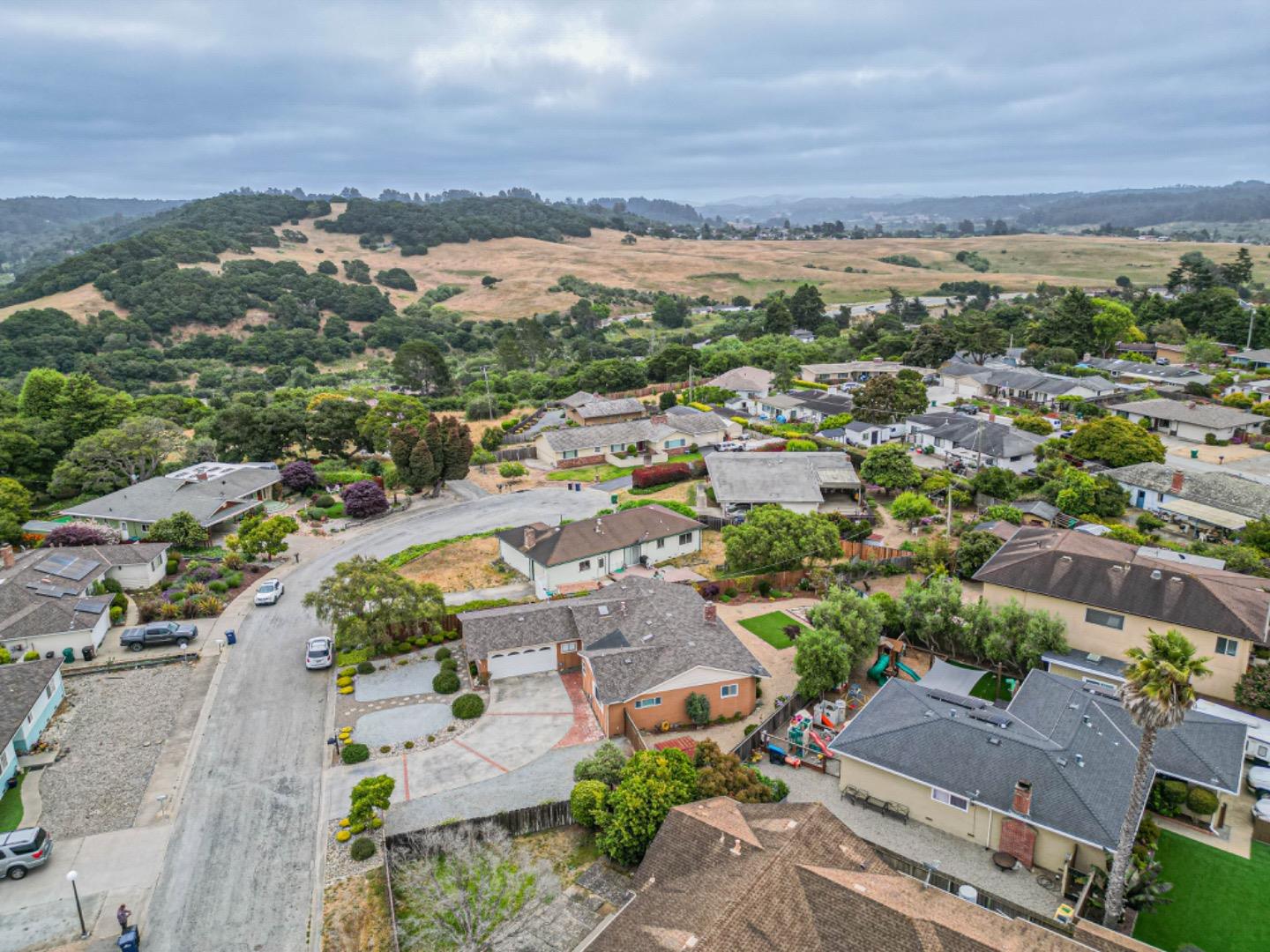 Detail Gallery Image 10 of 55 For 10 Verde Way, Royal Oaks,  CA 95076 - 3 Beds | 2 Baths