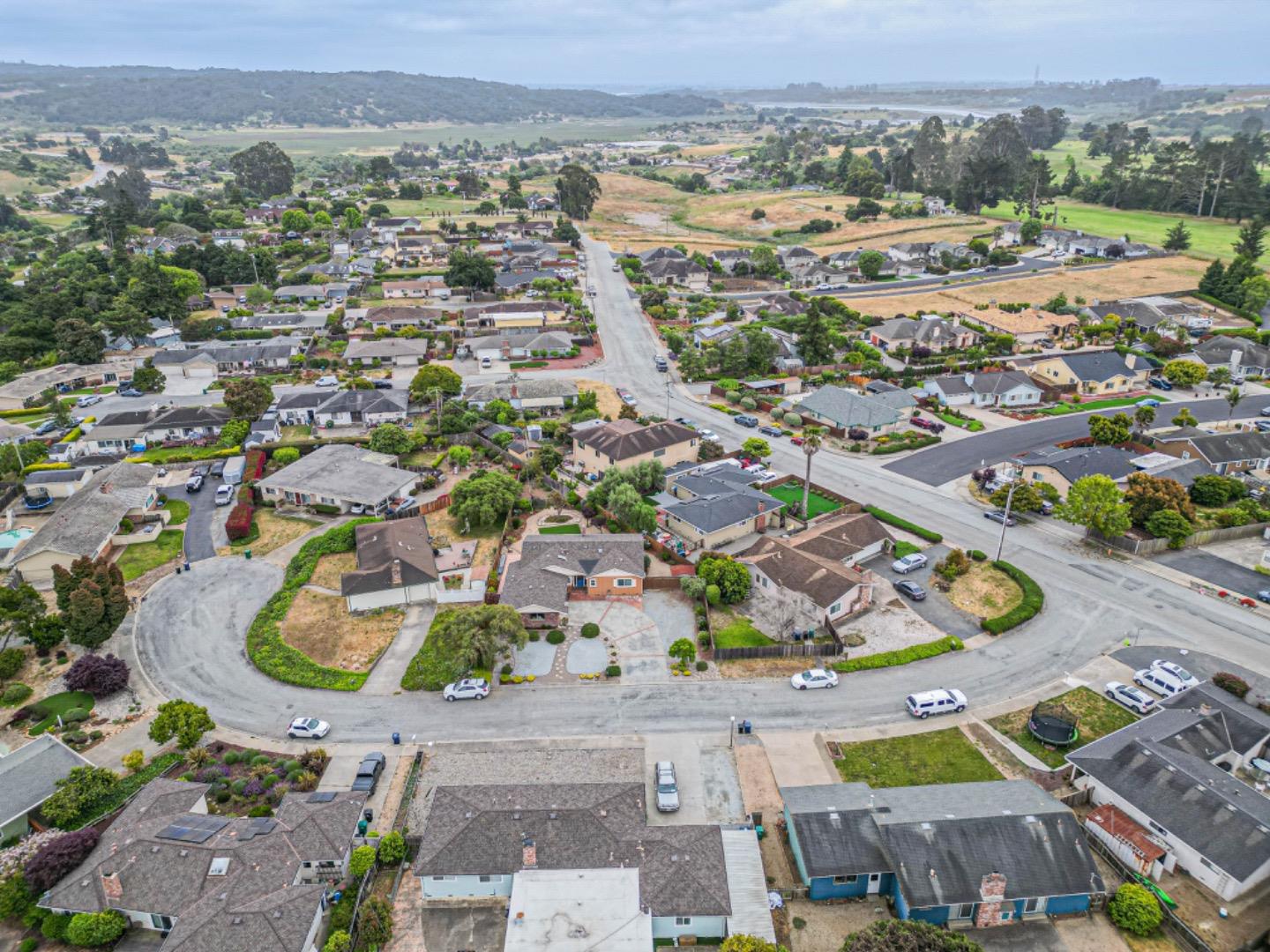 Detail Gallery Image 5 of 55 For 10 Verde Way, Royal Oaks,  CA 95076 - 3 Beds | 2 Baths